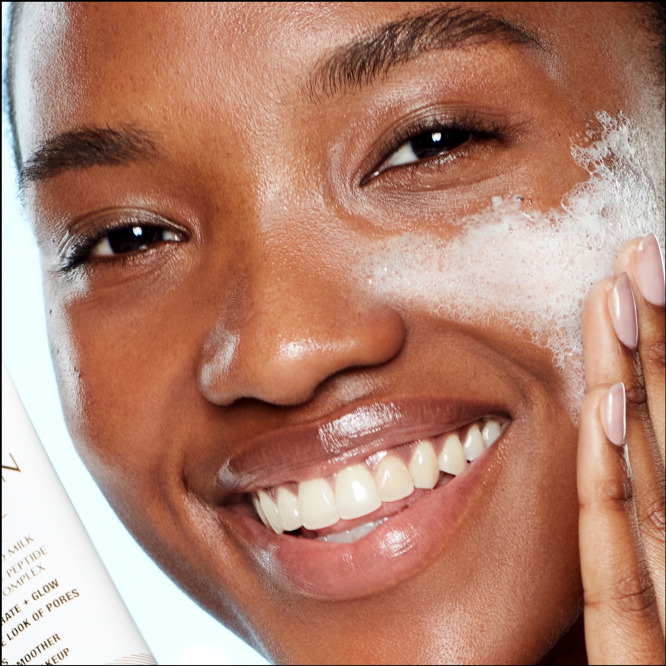 CHARLOTTE’S MAGIC HYDRATION REVIVAL CLEANSER (LIMPIADOR FACIAL)